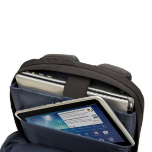 ������ RIVACASE 8460, 17" black