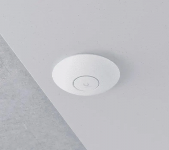 Wi-Fi ����� ������� Ubiquiti U7-Pro
